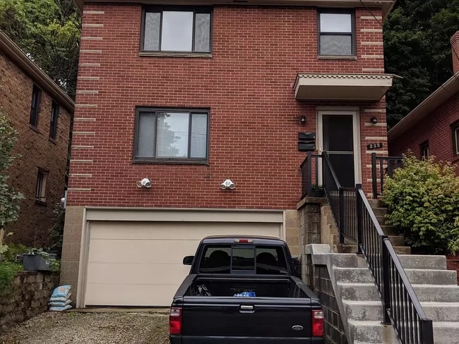 Building Photo - 235 Frankfort Ave Unit One - Downstairs