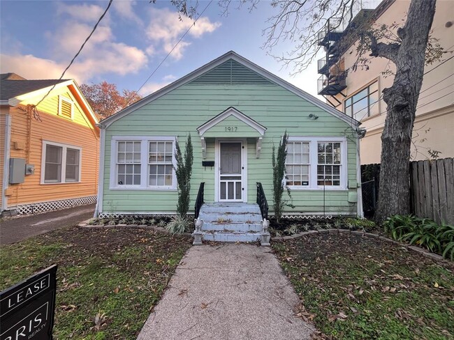 Photo - 1917 Lubbock St House