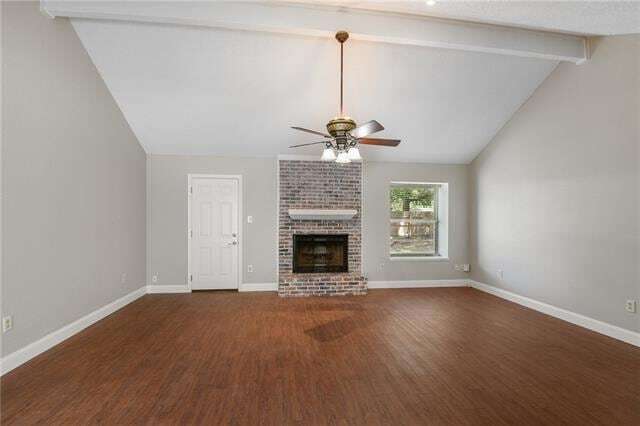 Photo - 433 Grafton Dr