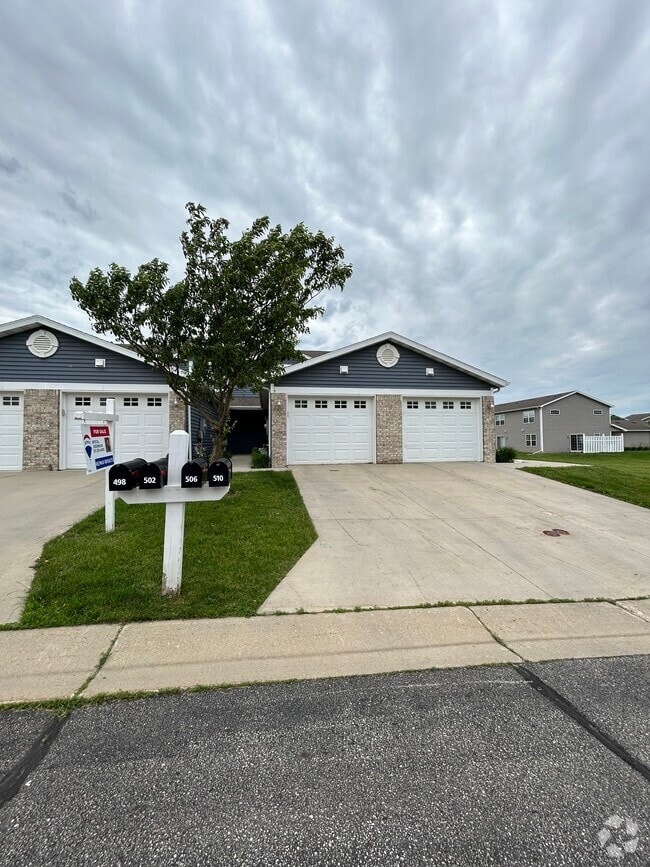 Building Photo - 506 Pointe Ct SW Rental
