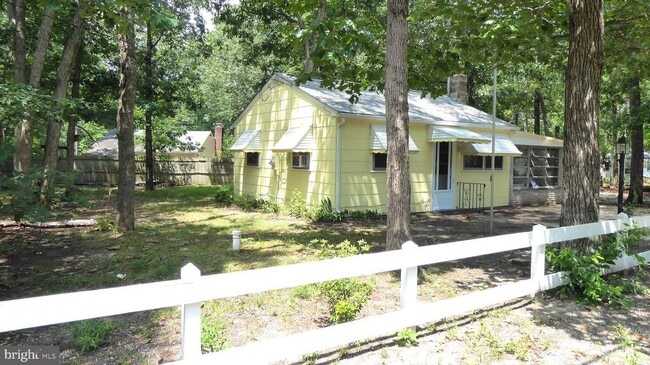 Building Photo - 135 Daffodil Rd