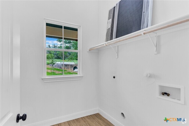 Building Photo - 380 Quick Draw Rental