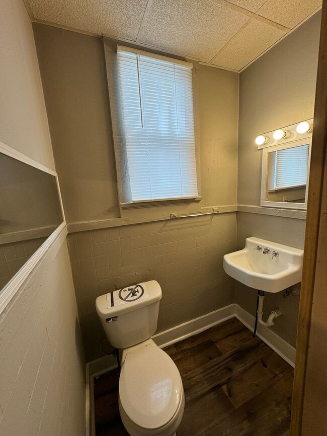 Photo - 610 W Creighton Ave Unit 1