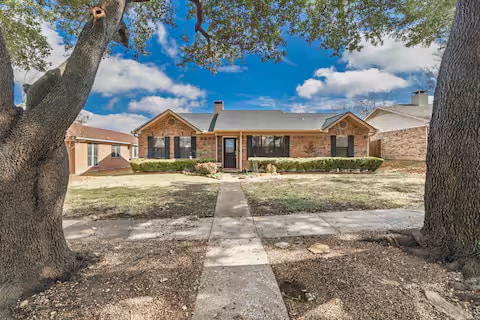 Photo - 8467 Willow Creek Dr