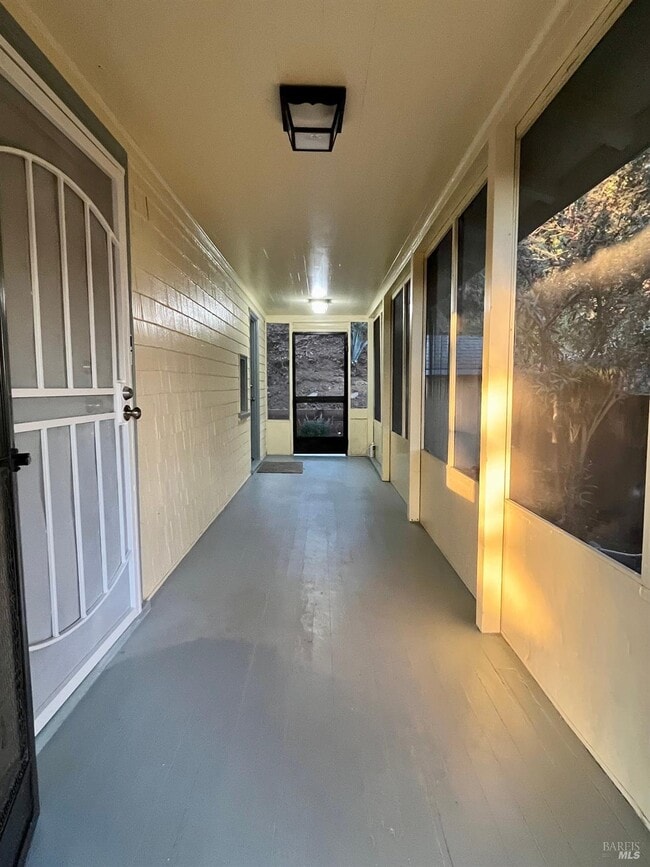 Photo - 118 B St