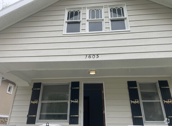 Building Photo - 1605 E 43rd St Rental