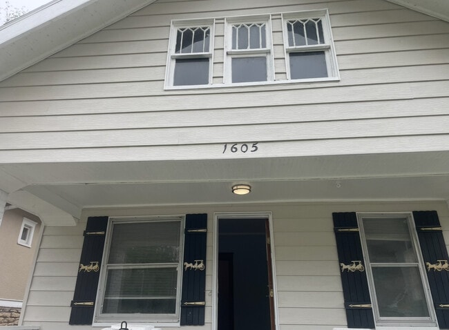 Photo - 1605 E 43rd St House