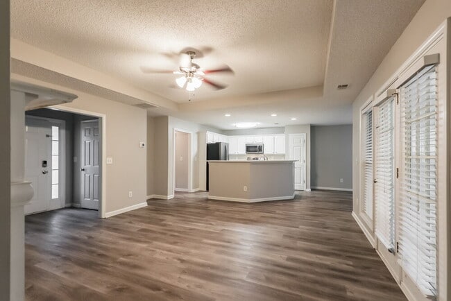 Photo - 173 Revolutionary Dr