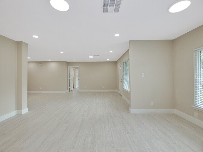 Photo - 5306 Windswept Ln