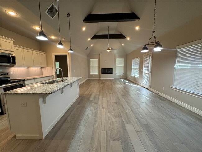 Photo - 1800 SW Riverstone Rd