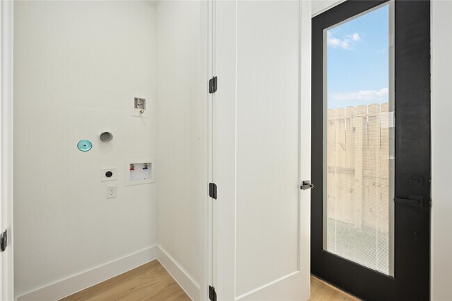 Photo - 4202 Kewanee St Unit B