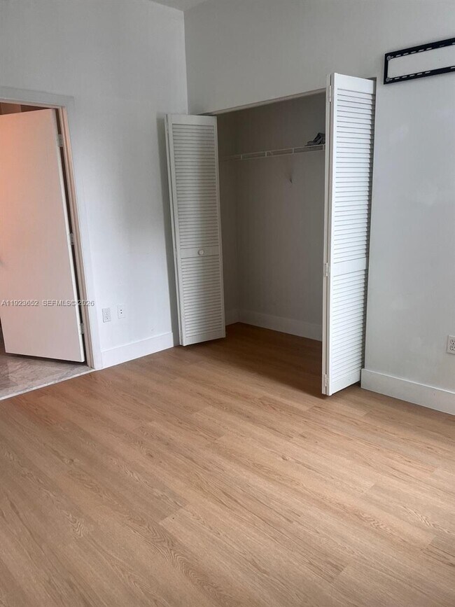 Photo - 253 NE 2nd St Unidad 2701