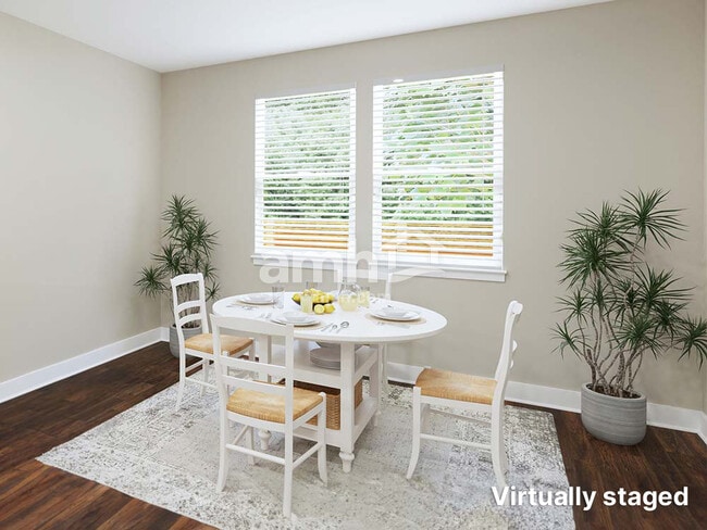 Photo - 283 Banyan Frst Dr