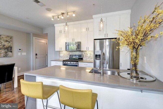 Building Photo - 1478 Harvard St NW Unit 3