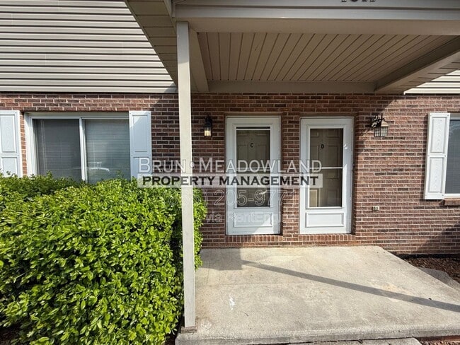 Photo - 1811 Meadowland Ln