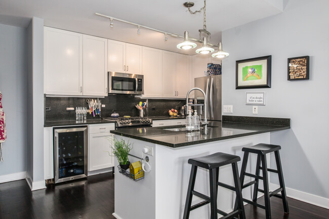 Photo - 4311 N Sheridan Rd Unidad 300 Rental