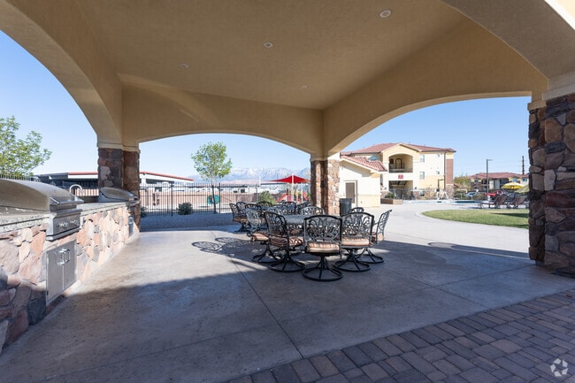 Outdoor Dining/BBQ