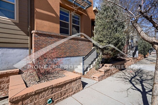 Photo - Spacious Modern Town Home with Attached 2 Car Garage!