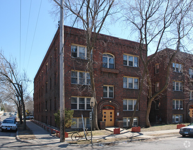 Building Photo - 2601/05 Fremont Ave S Rental