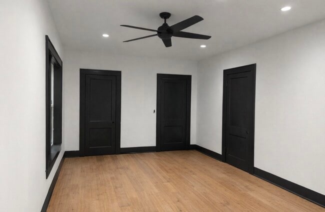 Photo - 807 Cuyahoga St