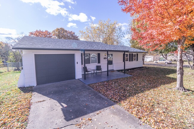 Building Photo - 210 W El Cortez Dr