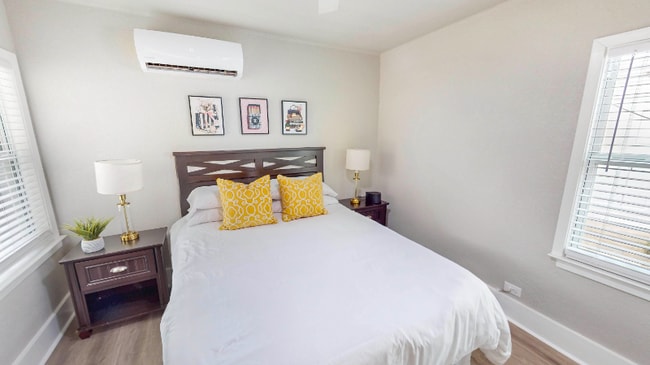 Photo - 128 Claremont Ave Unidad 2