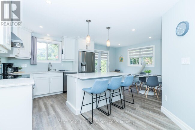 Photo - 7583 Biddulph St