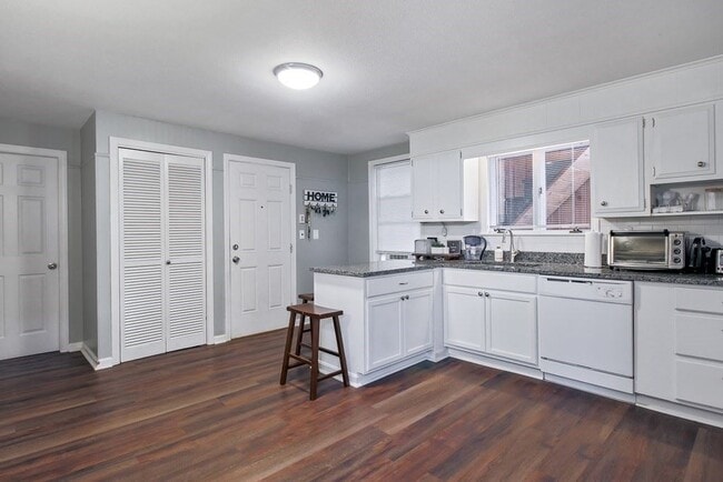 Photo - 234 Mechanic St Unit 2