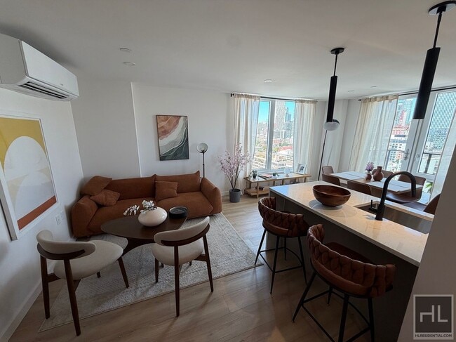 4 AVENUE