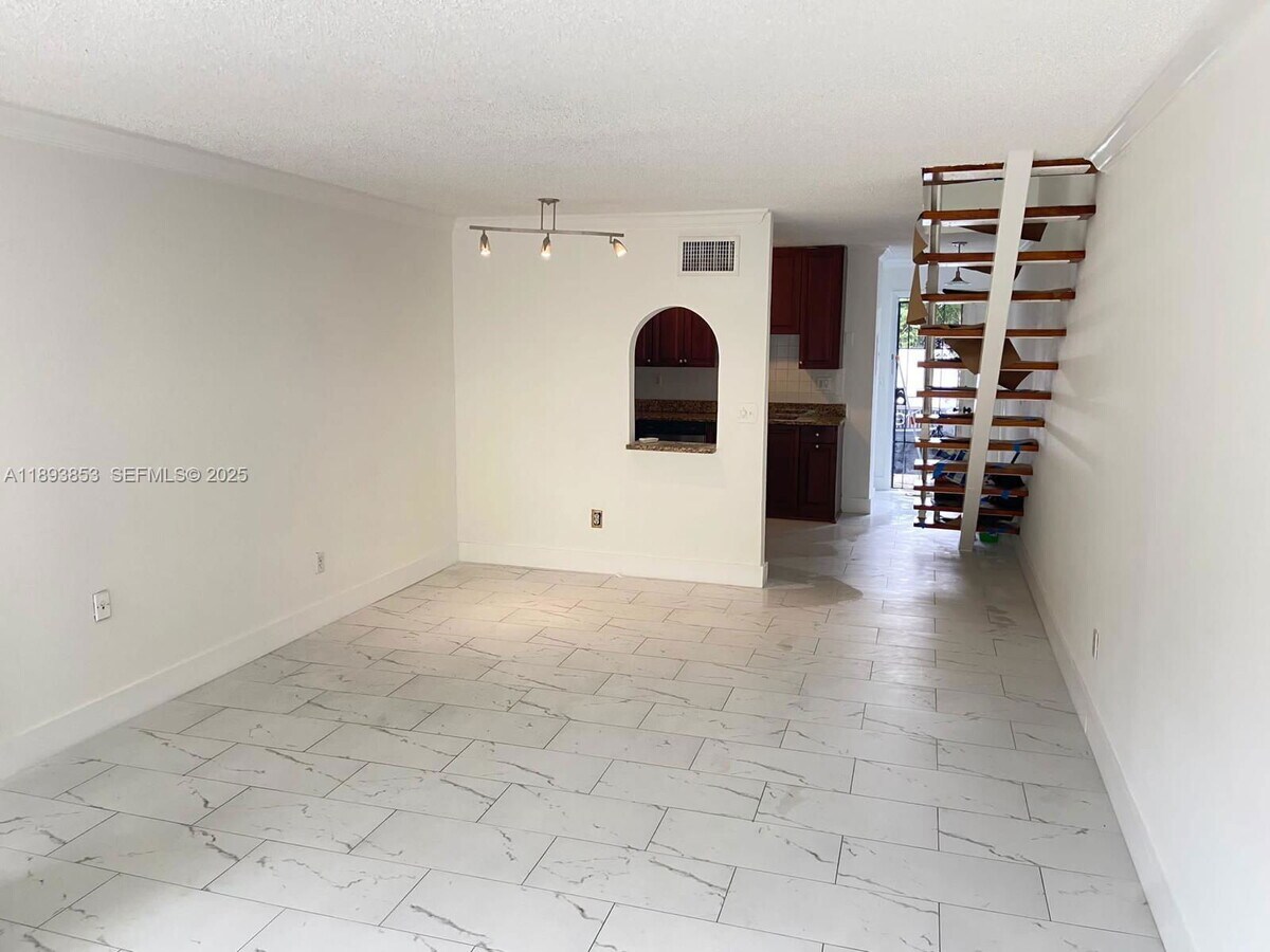 Photo - 15389 S Dixie Hwy