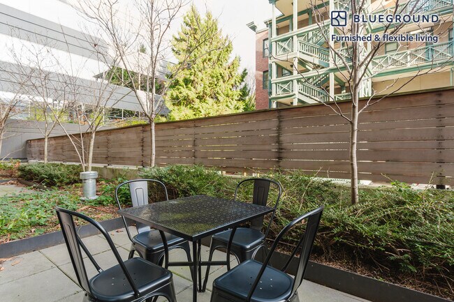 Photo - 624 Yale Ave N Unidad FL3-ID808