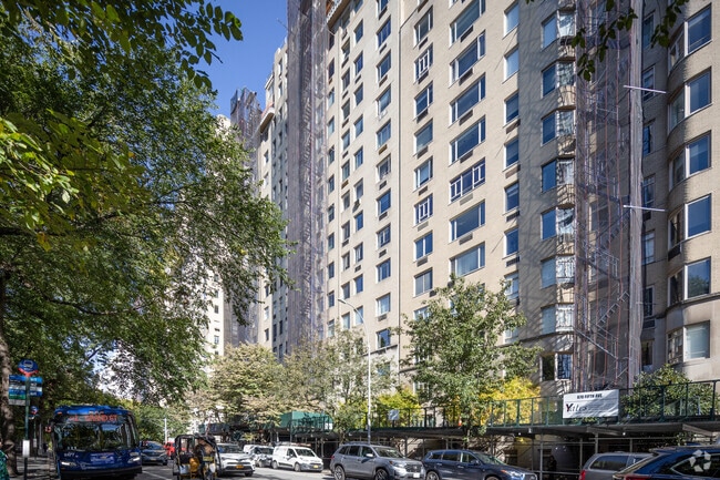 Photo - 875 Fifth Ave