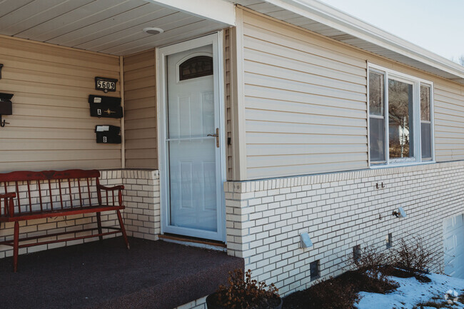 Building Photo - Seward Street Property Rental