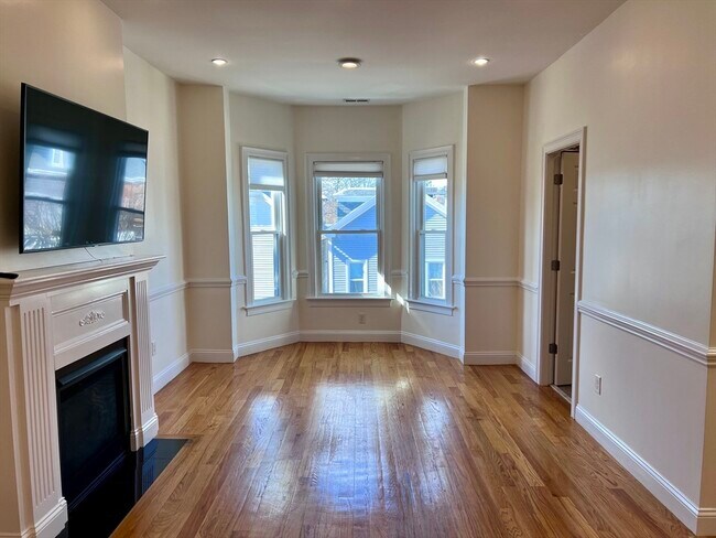 Photo - 150 1/2 M St Unit 3