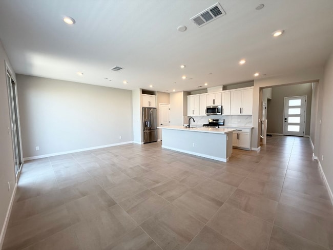 Photo - 800 Echelon St