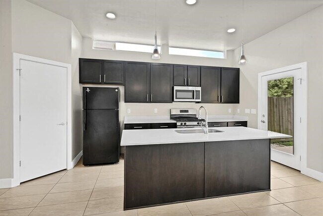 Photo - 4411 Hershe St