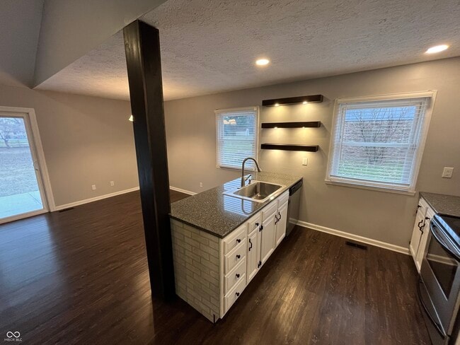 Photo - 627 San Carlos Dr