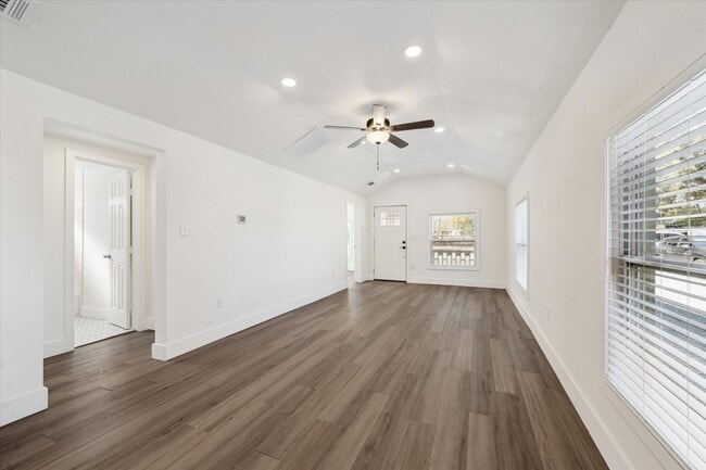 Photo - 505 Malone St