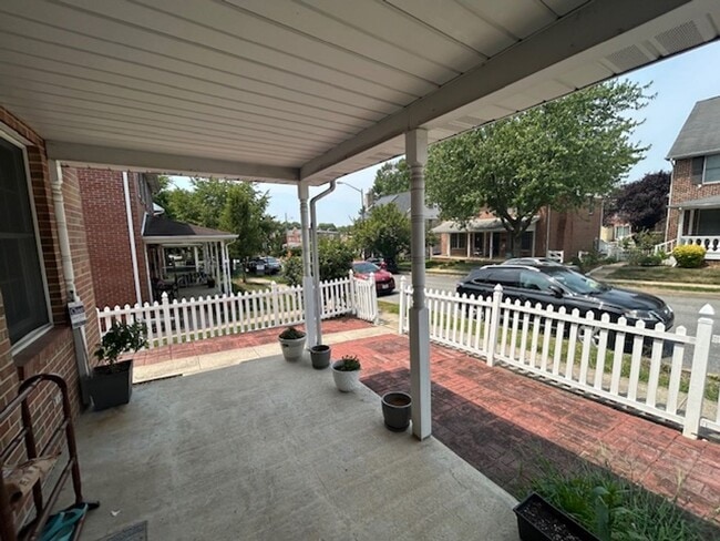 Photo - 3 Bedroom 1.5 Bathroom Available in Lancaster