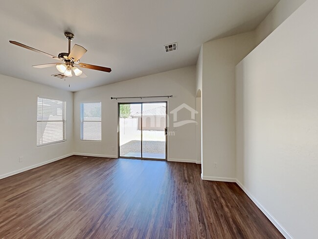 Photo - 17211 W Watkins St