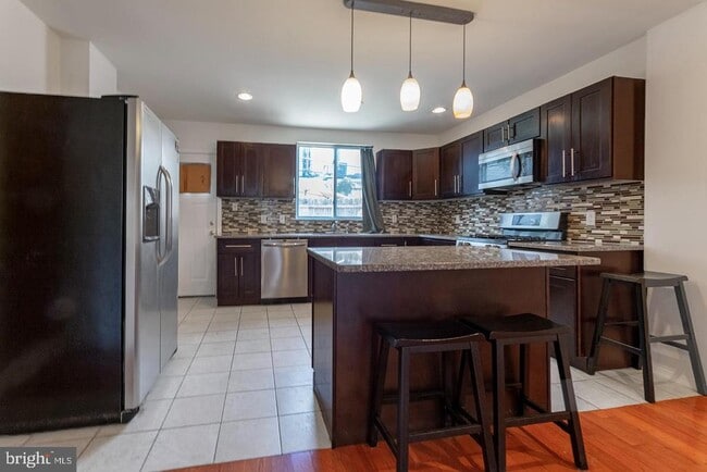 Building Photo - 1428 S Bancroft St