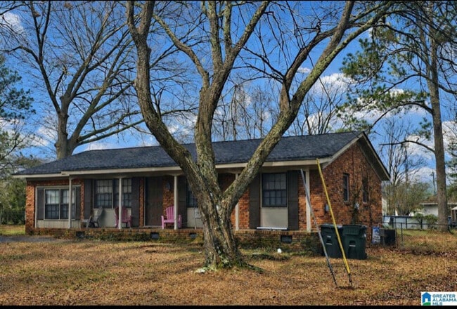 Building Photo - 1105 Rainbow Dr NE