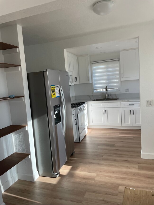 Photo - 6315 Osler St