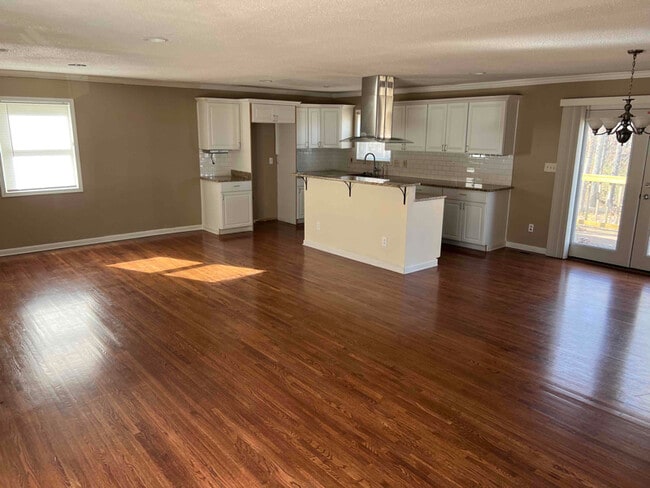 Photo - 12202 Greenleaf Dr SE