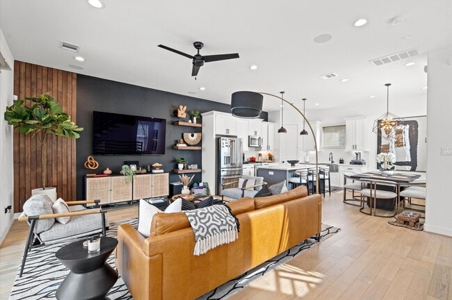 Photo - 2717 Drew St