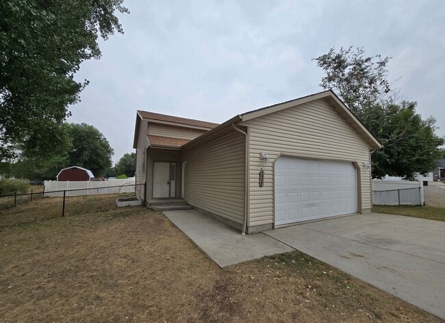 Building Photo - 1317 Mirror Lake Ln