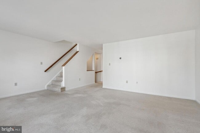 Photo - 18221 Fox Chase Cir