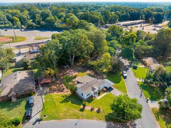 Photo - 1801 Crestridge Dr SE