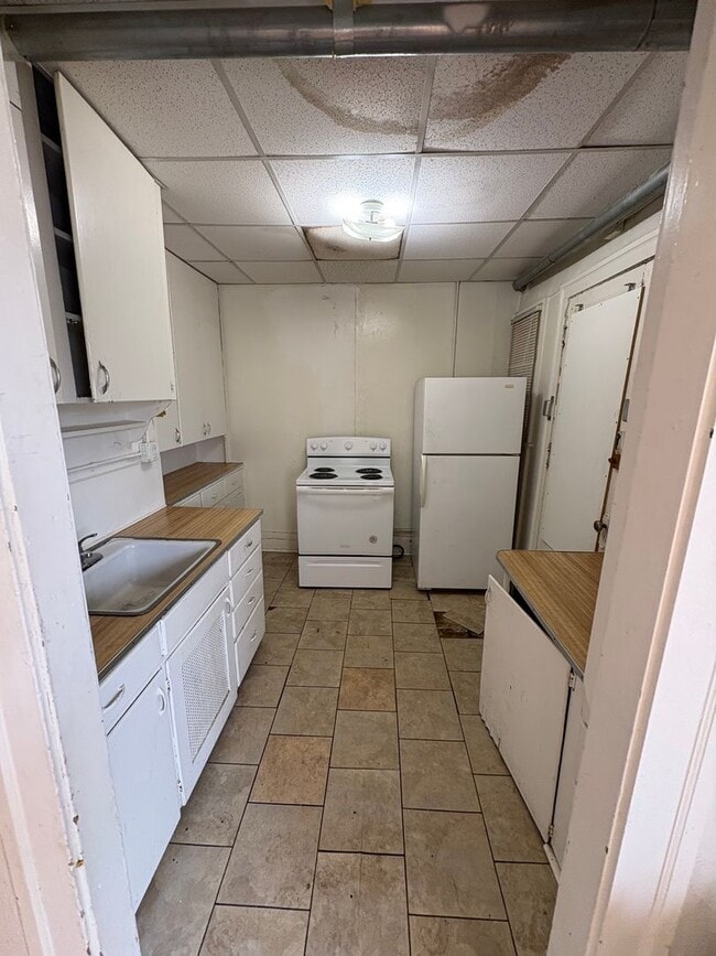 Photo - 809 W 4th St Unit C4