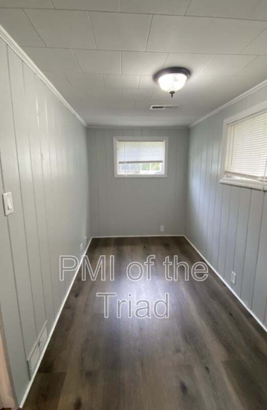 Photo - 2716 Ivy Ave